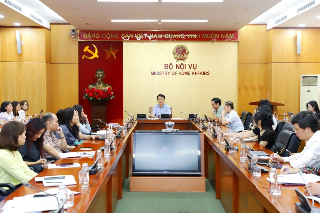 Hưởng lương theo năng lực viên chức hết cảnh khổ thi xét nâng hạng