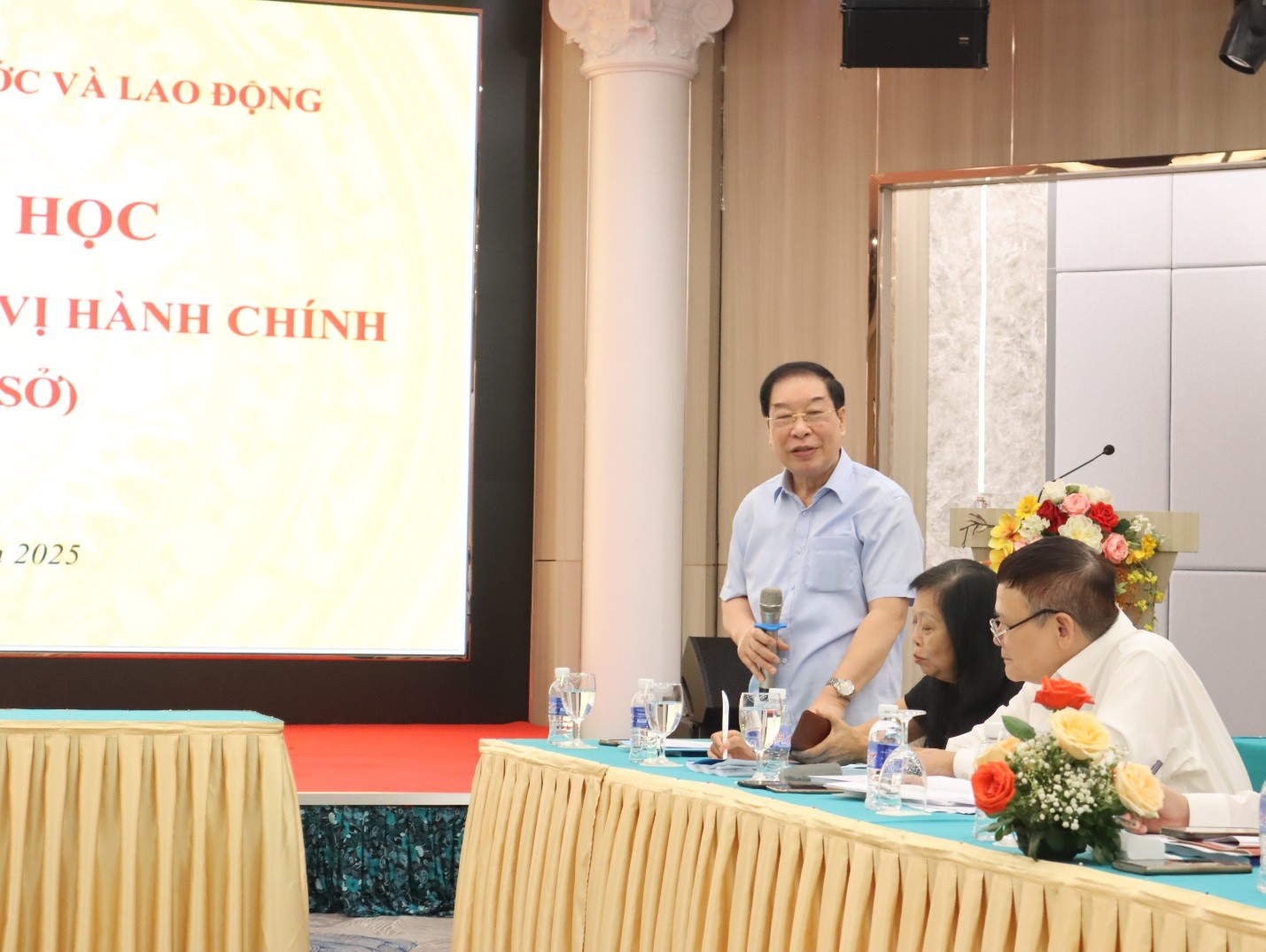 Hội thảo khoa học “Quản trị địa phương ở đơn vị hành chính đô thị tỉnh và cơ sở”