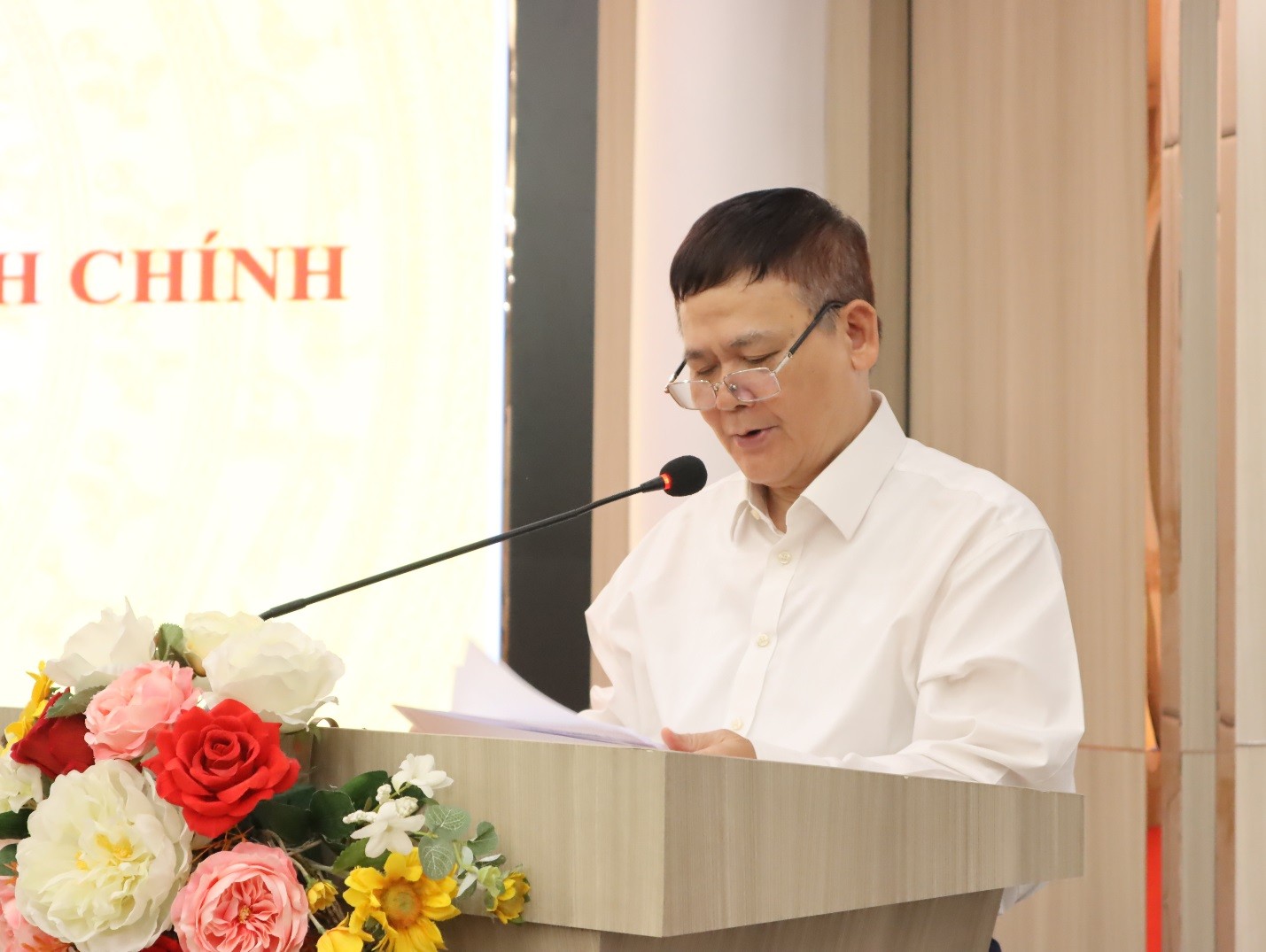 Hội thảo khoa học “Quản trị địa phương ở đơn vị hành chính đô thị tỉnh và cơ sở”