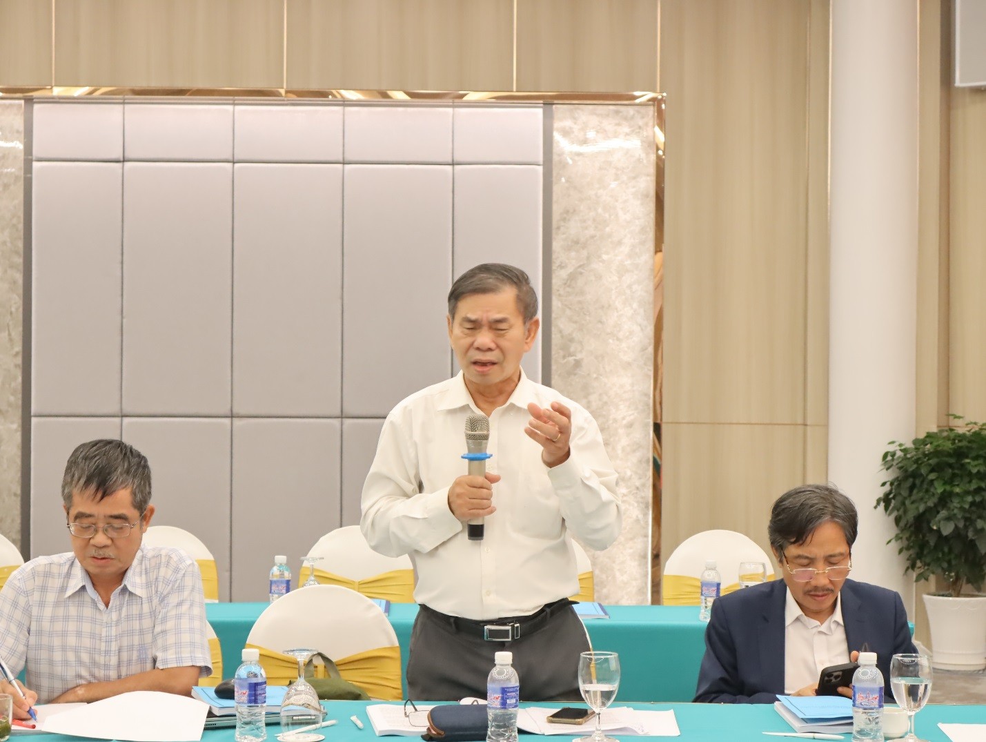 Hội thảo khoa học “Quản trị địa phương ở đơn vị hành chính đô thị tỉnh và cơ sở”